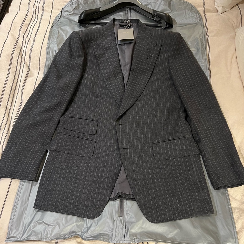 Tom ford suit 44r US